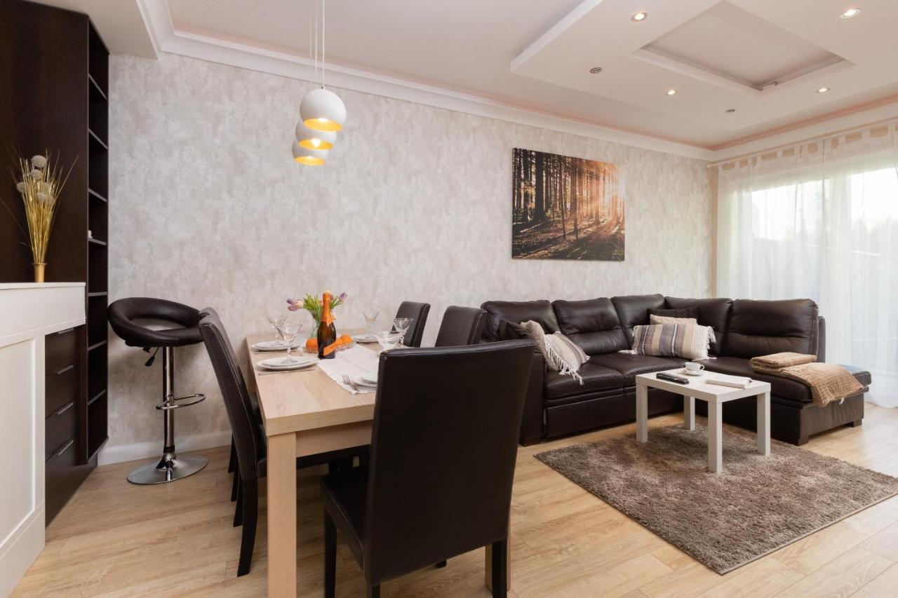 Family Apartament Mysliwska By Renters Apartment Gdansk Exterior photo