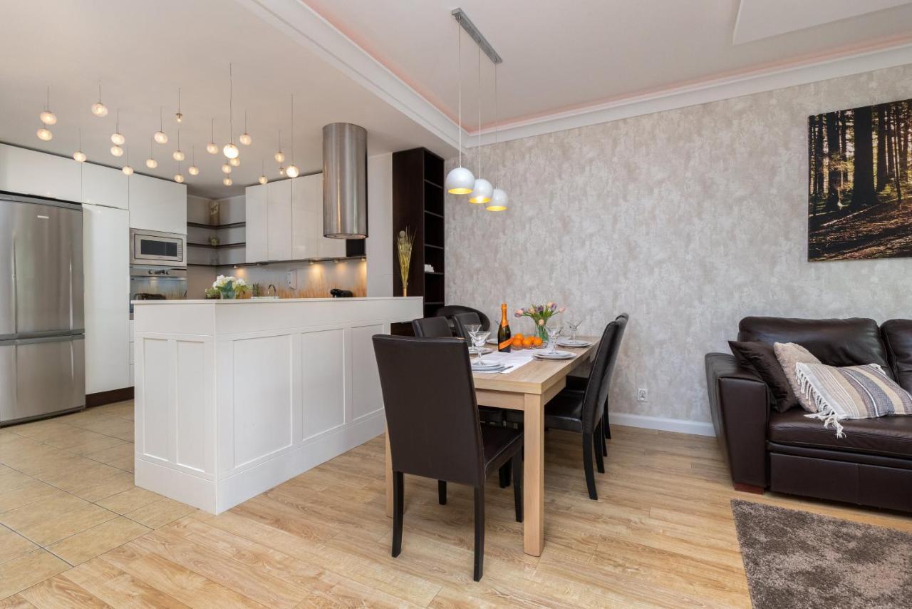 Family Apartament Mysliwska By Renters Apartment Gdansk Exterior photo
